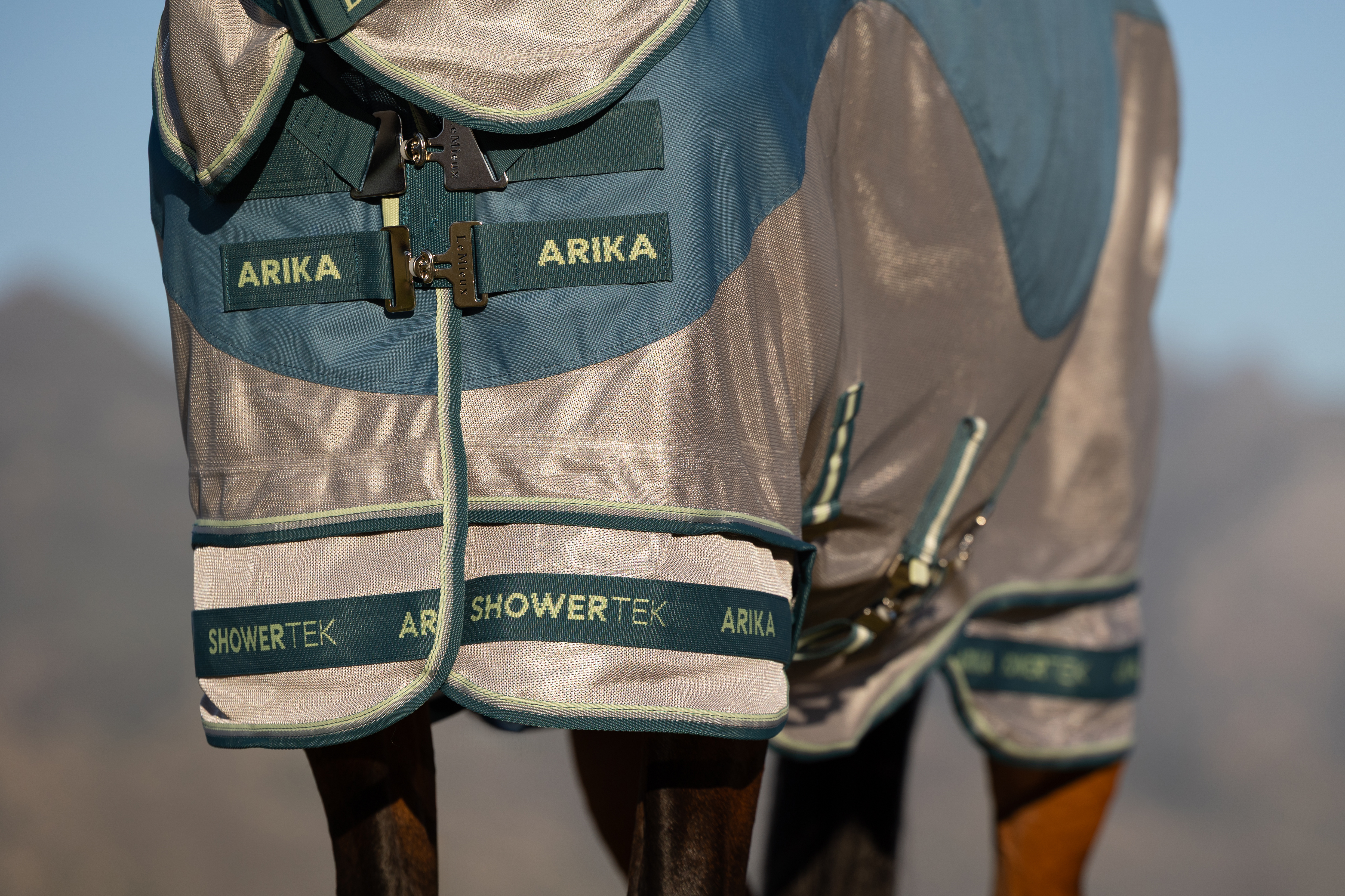 Arika Shower-Tek Fliegendecke